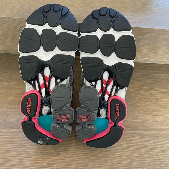 Aetrex Womens RX Runner Athletic Shoe Medium Width in Grey/Cranberry - Picture 5 of 6